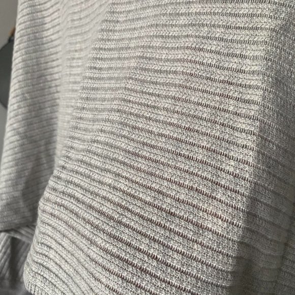 Wilfred Free x Aritzia "Lolan" Cropped, Oversized Sweater - Picture 6 of 8